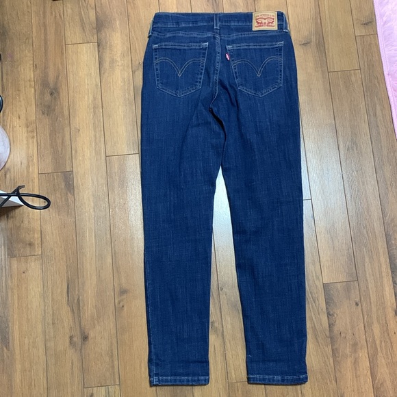 Levi’s Jeans - Picture 2 of 3